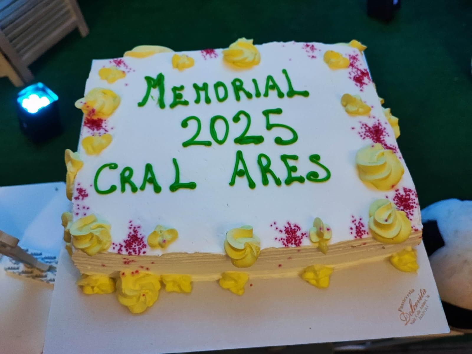 La torta con la scritta «Memorial 2025 CRAL ARES»